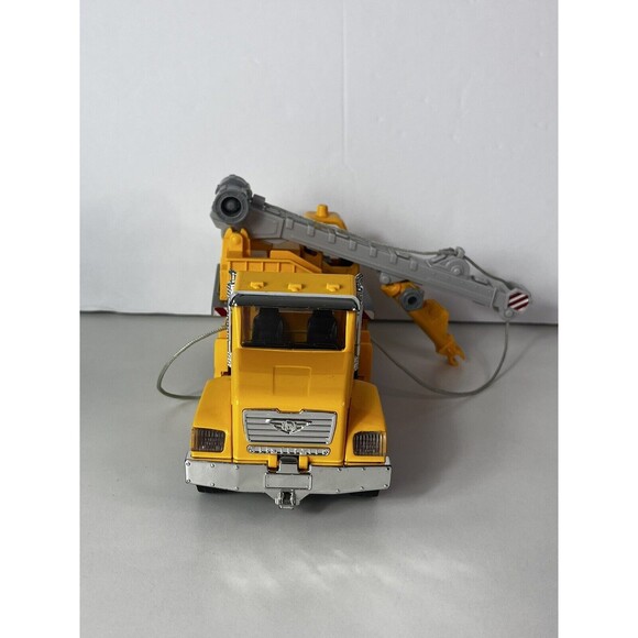 DRIVEN by Battat – 7" Micro Crane Yellow Truck Toy Kids - Picture 2 of 8